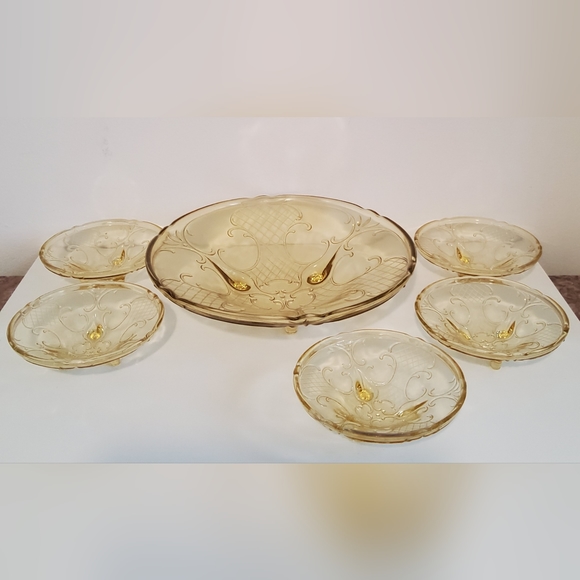 MCM Yellow Depression Glass 1 Big and 5 Small Sorbet Desert Bowls - Picture 1 of 8